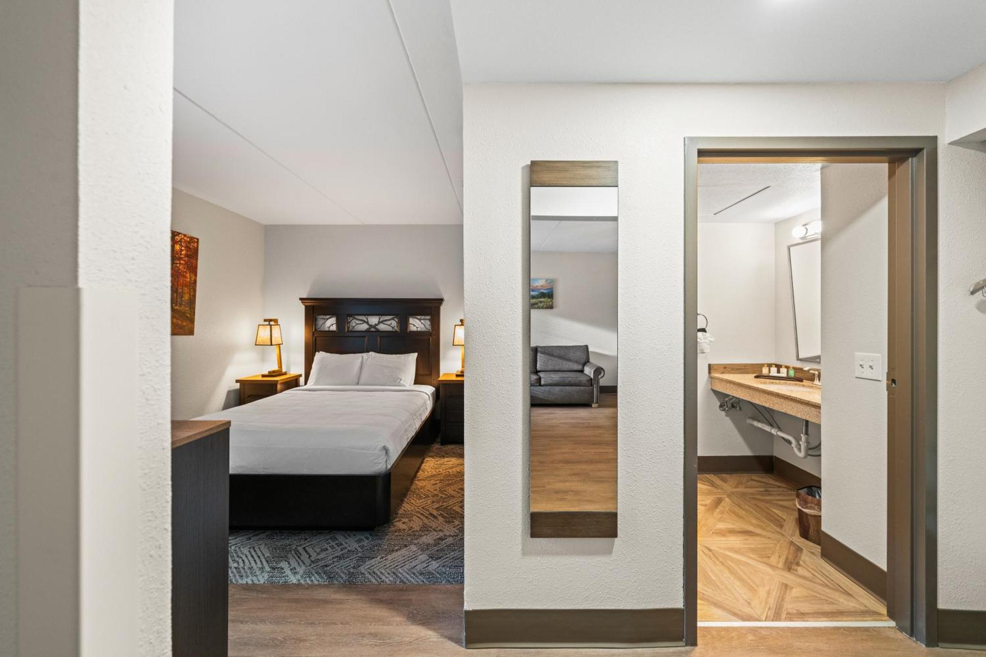 Black Bear Inn & Suites جاتلينبرج المظهر الخارجي الصورة