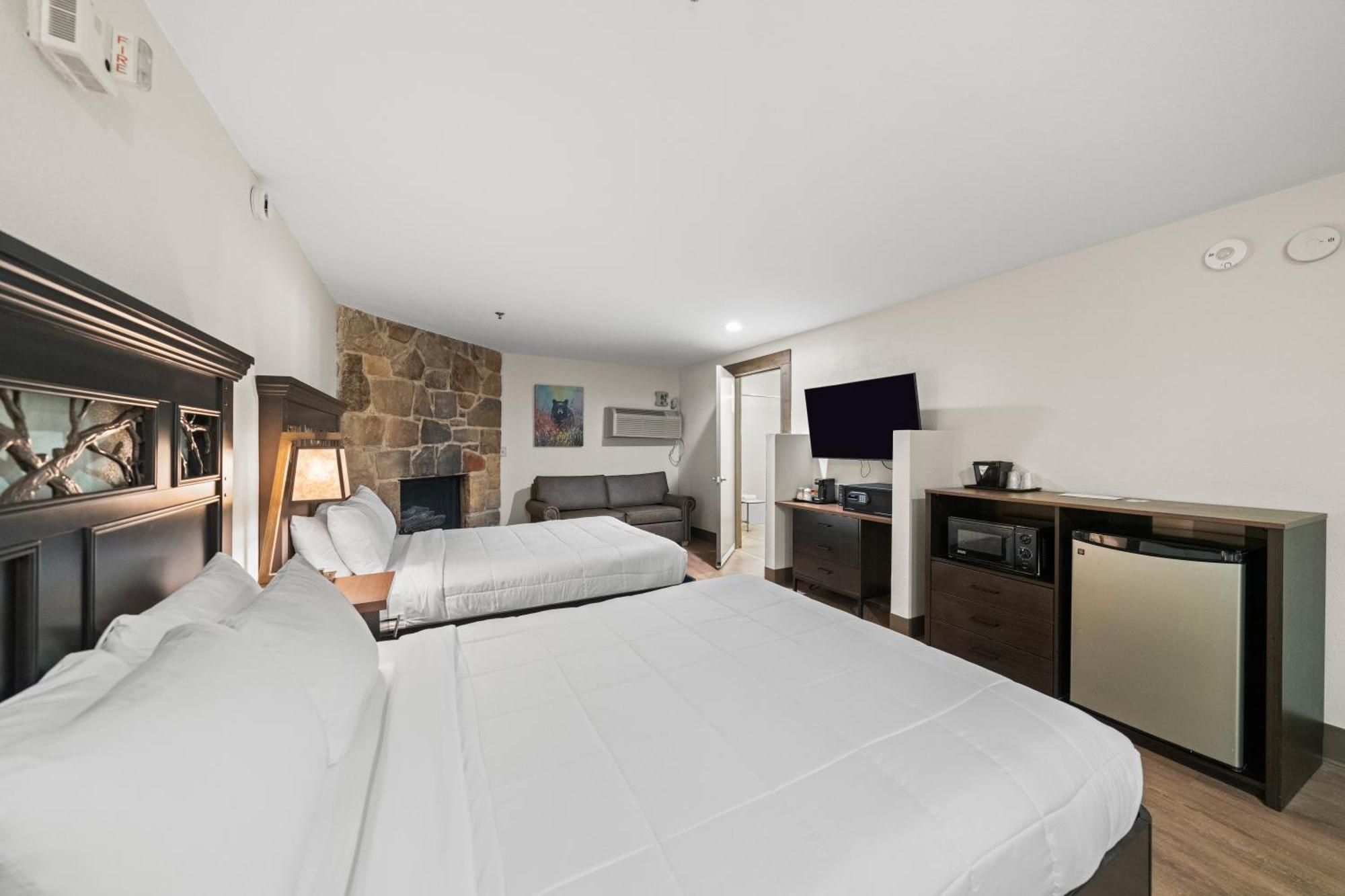 Black Bear Inn & Suites جاتلينبرج المظهر الخارجي الصورة
