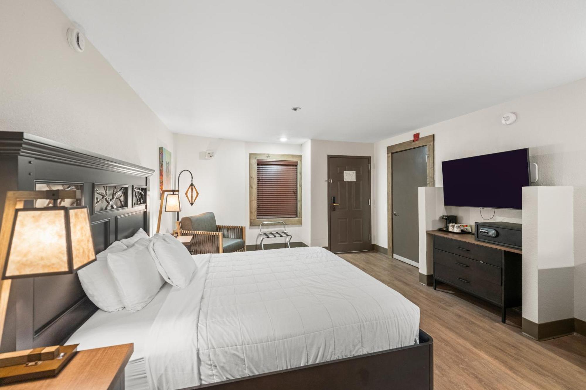 Black Bear Inn & Suites جاتلينبرج المظهر الخارجي الصورة