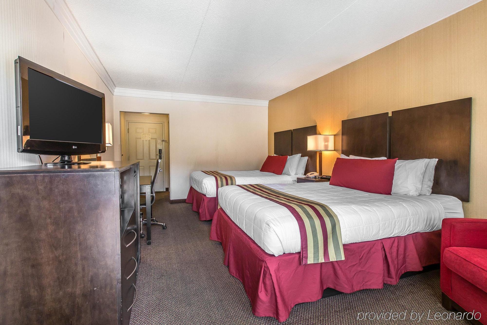 Black Bear Inn & Suites جاتلينبرج المظهر الخارجي الصورة