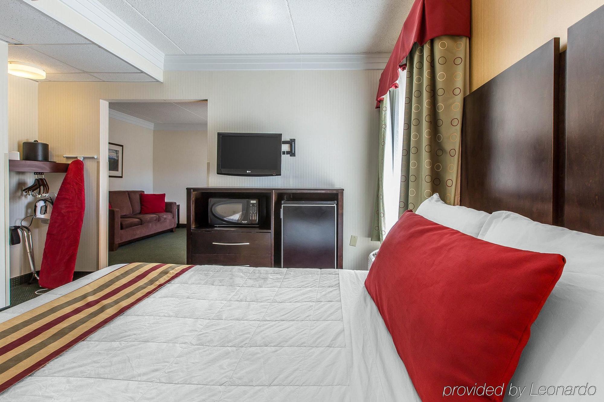 Black Bear Inn & Suites جاتلينبرج المظهر الخارجي الصورة